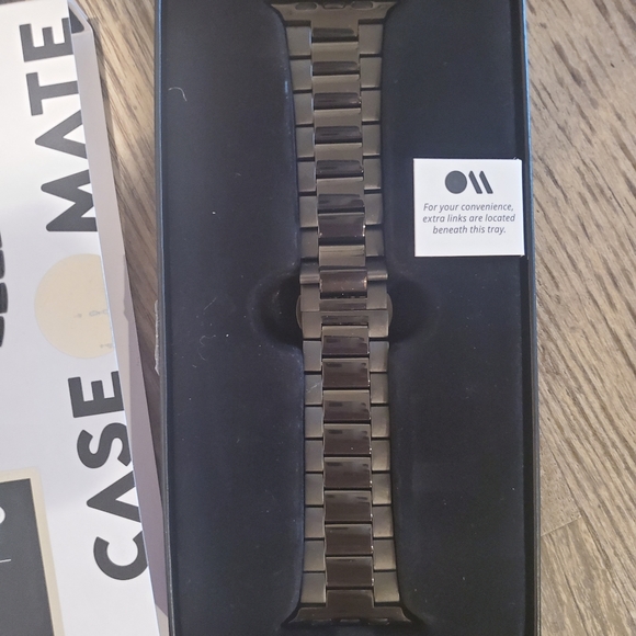 BRAND NEW APPLE WATCH BAND - Picture 2 of 3